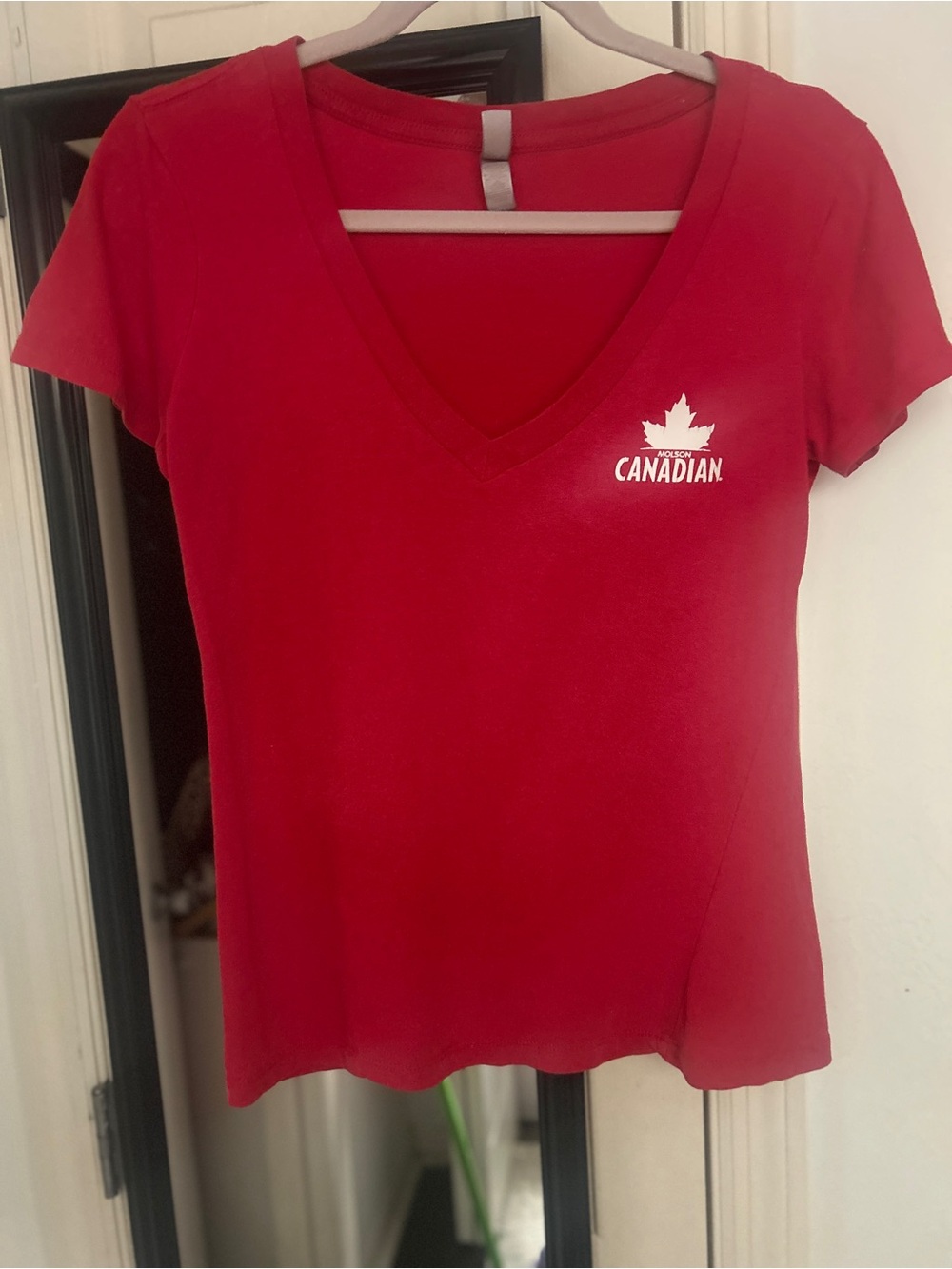 VINTAGE Canadian MOLSON Golden beer Logo Red V-Neck Womens Tee